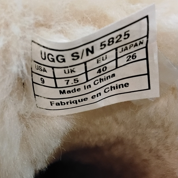 UGG Womens Classic Short Natural Sand Boots Booties Wool Fleece Lining SIZE 9 - Picture 9 of 13
